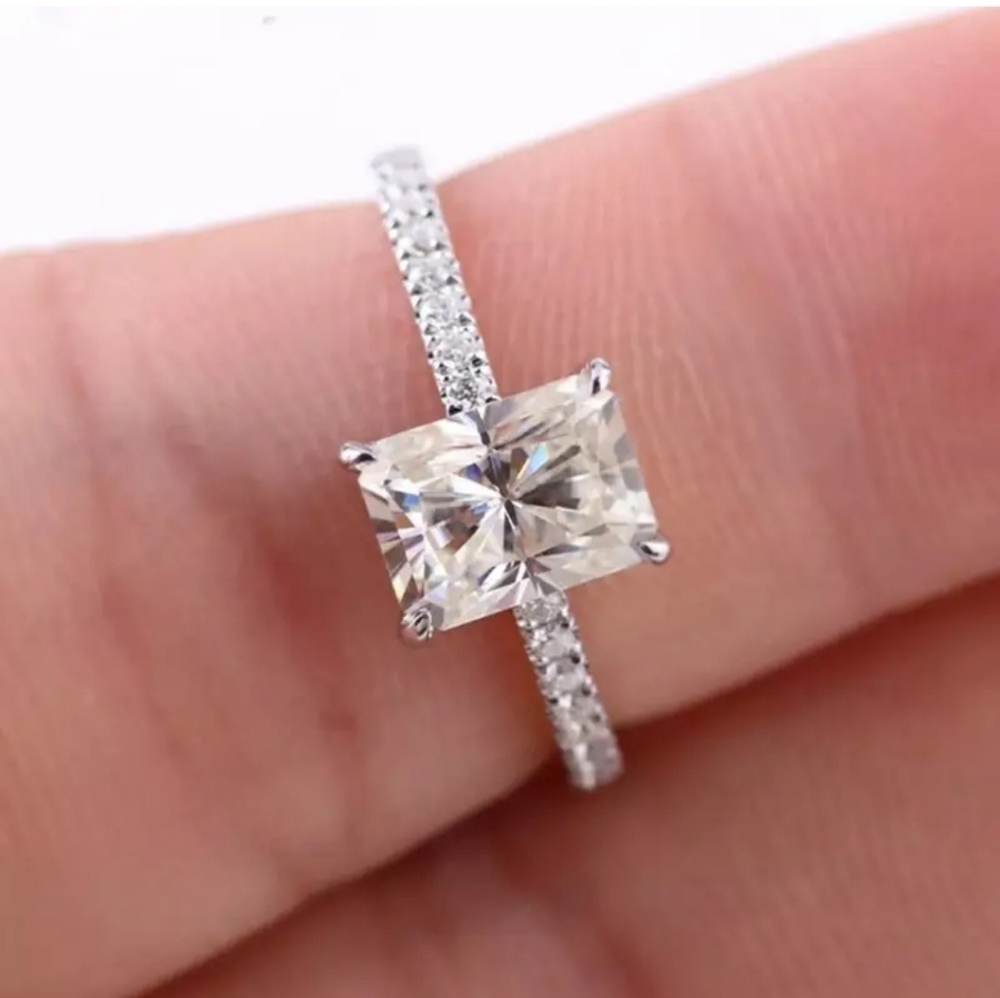 GRA Certified 1 Carat Radiant Cut Moissanite Diamond Ring size 7